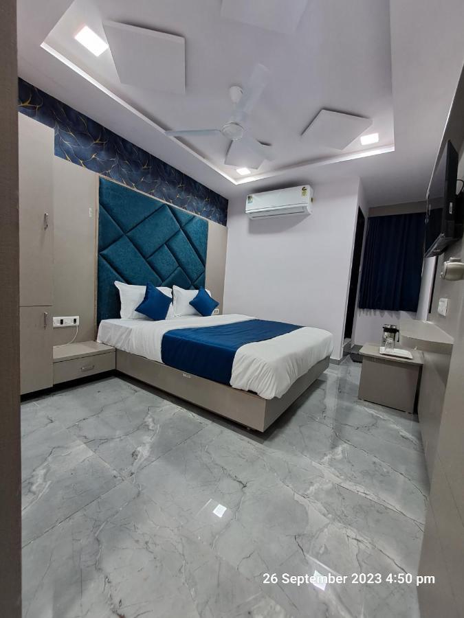 Hotel Kingdom Гандинагар Экстерьер фото
